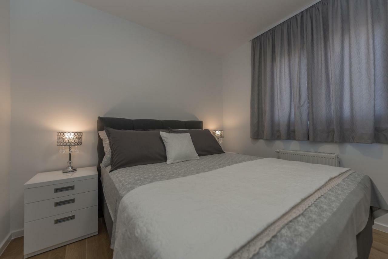 Penthouse Nikola Apartment Макарска Екстериор снимка