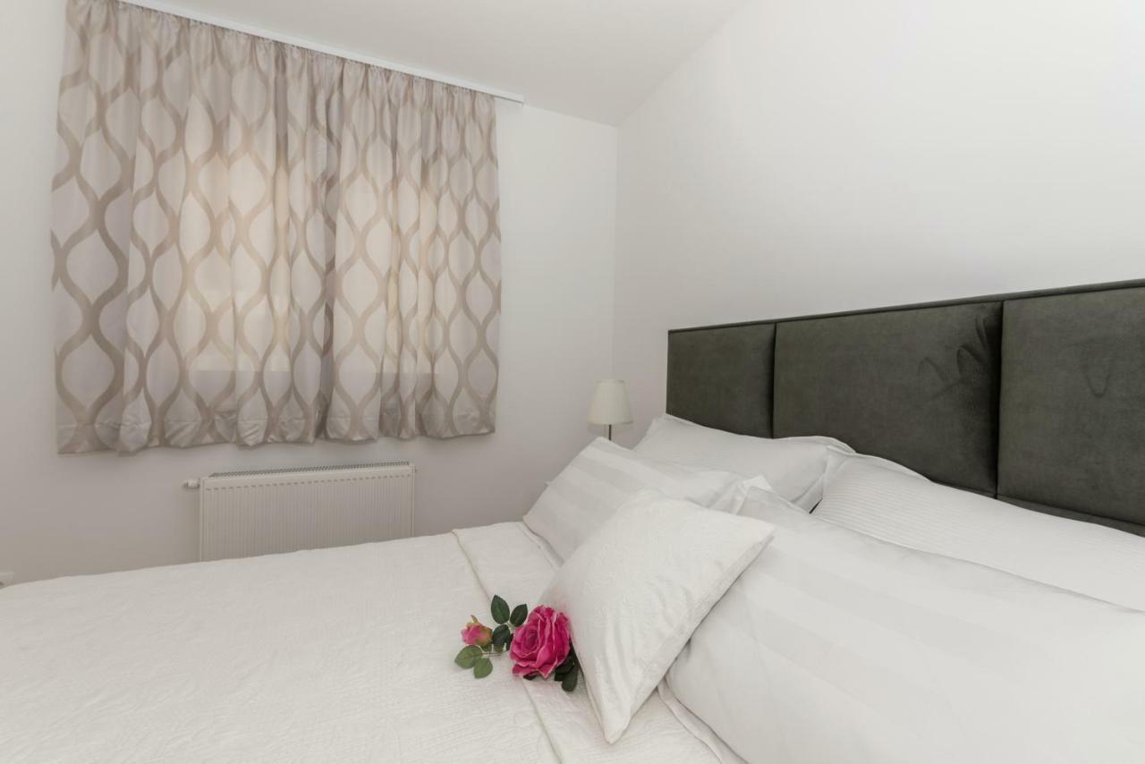 Penthouse Nikola Apartment Макарска Екстериор снимка